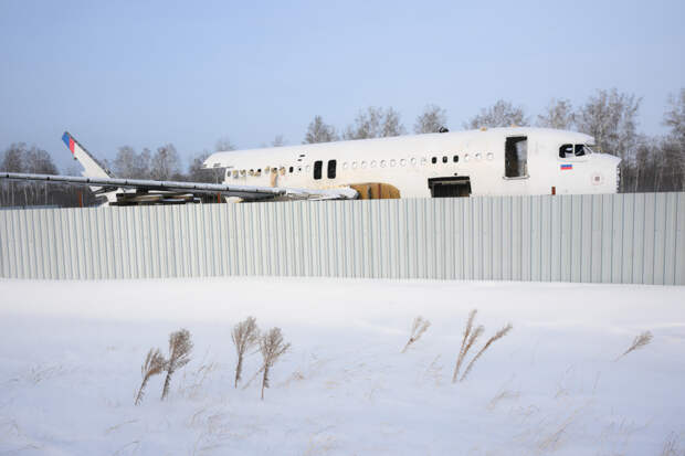 Российская авиакомпания получила миллиард рублей после посадки самолета в поле