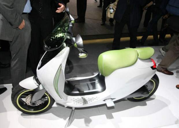 Электрический скутер Smart   с автошоу в Париже 2010