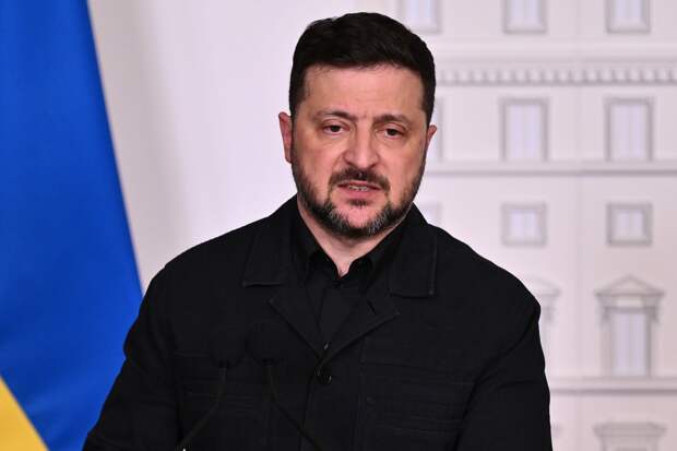 Азаров: Запад нуждается в Зеленском и потакает его хамству