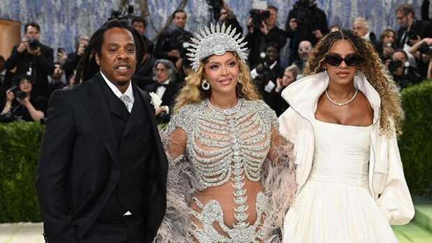 Эффектное возвращение: Бейонсе появилась на Met Gala после десятилетнего перерыва