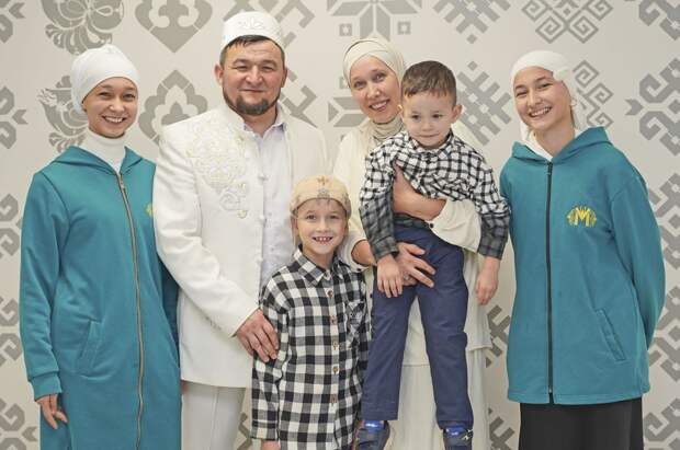 Ильяс һәм Нурфия Халиковлар: Иң мөһиме: ниятебез дөрес булсын! - «Сөембикә»