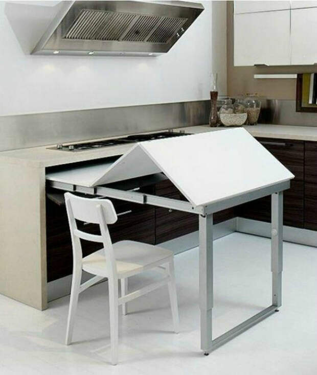 Выдвижной стол на кухне. | Фото: Pinterest.