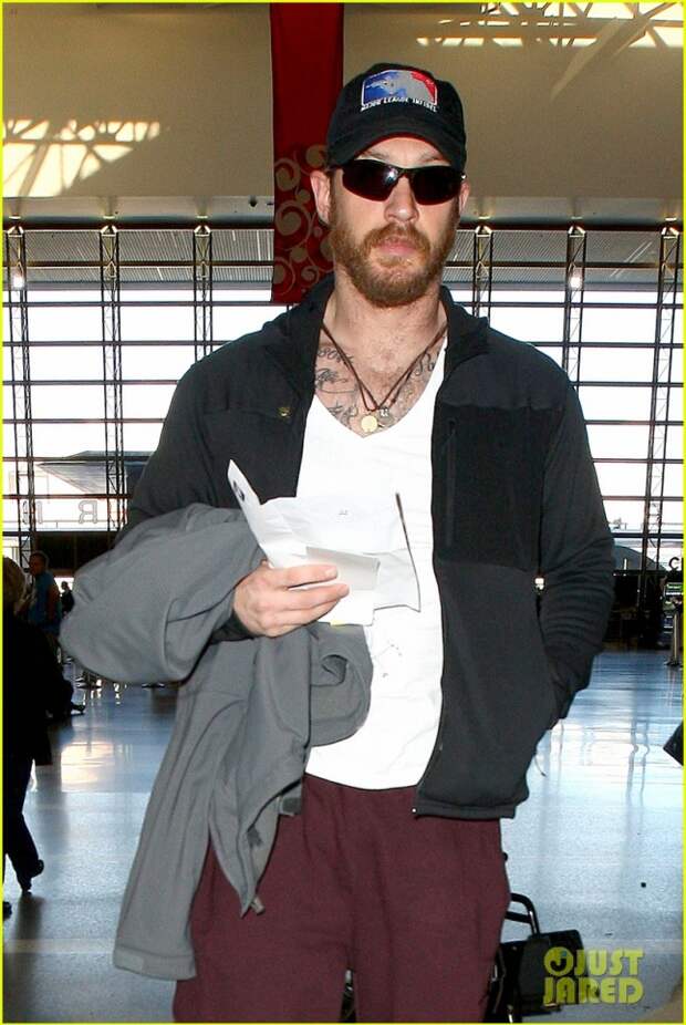 tom-hardy-cant-fly-under-radar-06
