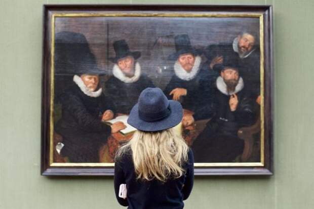 https://i2.wp.com/antipriunil.ru/wp-content/uploads/2017/10/Photographer-goes-through-the-museums-to-capture-the-similarities-between-the-paintings-and-the-visitors-and-the-result-will-impress-you-59e6fafd2e309__700.jpg?resize=680%2C454&ssl=1