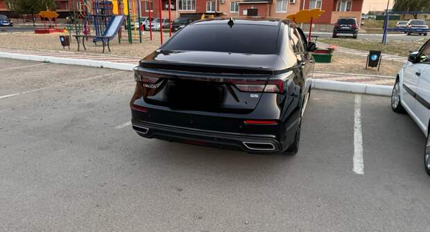 В России резко подешевел спортивный седан Omoda