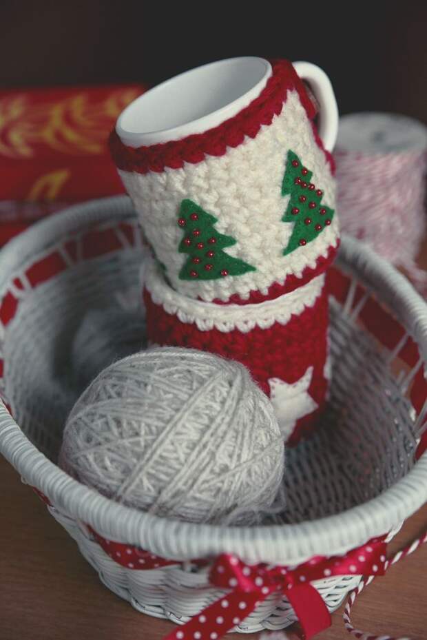 christmas crochet mug cozies