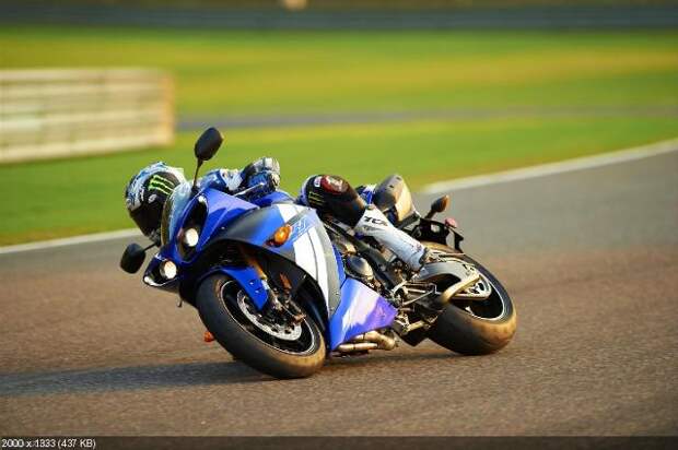 Фотографии спортбайка Yamaha YZF-R1 2012
