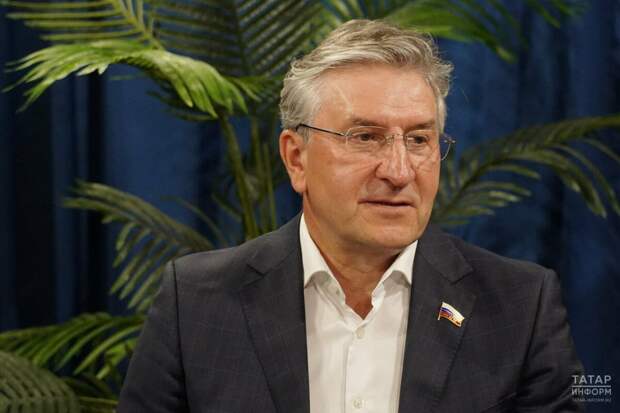 Фәррахов Татарстан депутатларының хөкүмәт вәкилләре белән очрашуы турында сөйләде