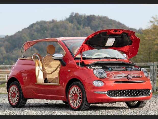 Пляжный Fiat 500 Jolly Conversion 2010 года с плетёным интерьером