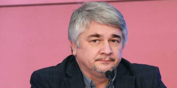 Ростислав Ищенко не согласен с утверждениями российских патриотов о том, что Запад хочет завоевать Россию