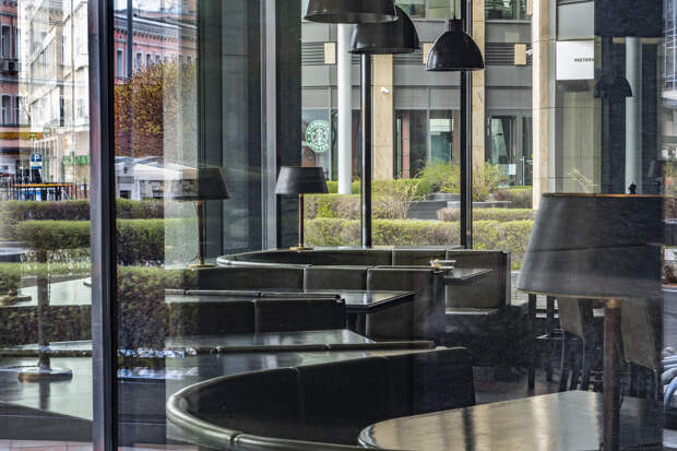 «Некому работать, некого кормить»: из-за блэкаута в Киеве массово закрываются рестораны