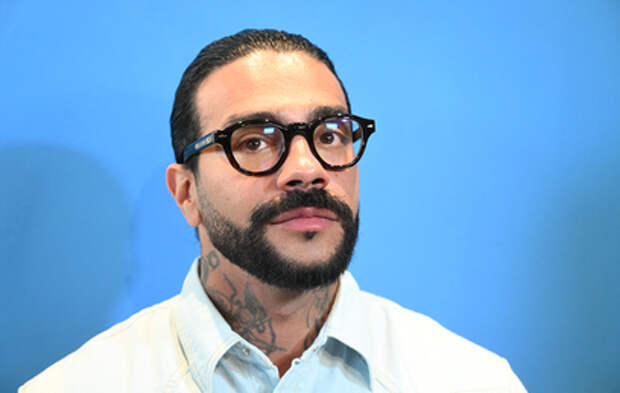 Появилось фото 11-летней дочери Тимати в инвалидном кресле. Бабушка не доглядела