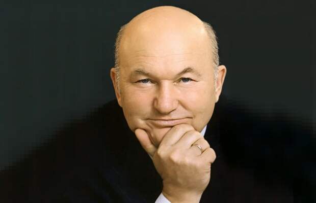 Центральной школе Севастополя присвоено имя Юрия Лужкова