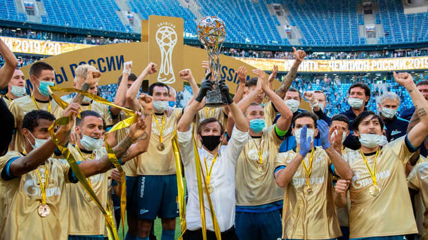 "Зенит" впервые в сезоне вышел на первое место в турнирной таблице РПЛ