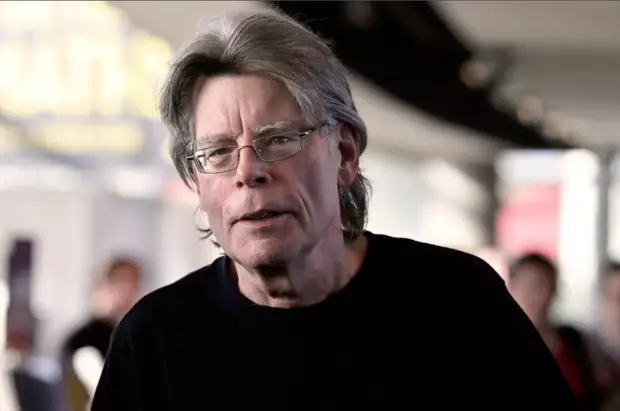 Стивен Кинг приостановил сотрудничество с издательством АСТ