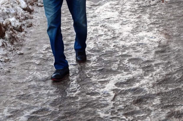 Россиянам рассказали, выплачивается ли компенсация за травму из-за гололёда