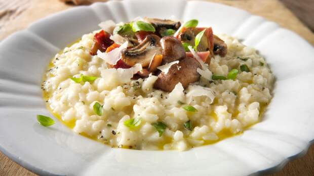 Ужин без суеты: рассыпчатый рис, который готовит себя сам, и сочная курица в сливках