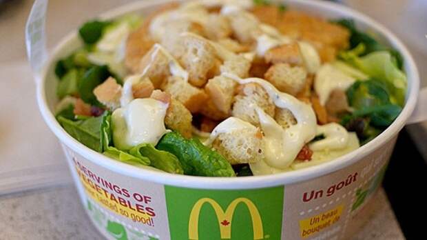 Калорийный салат из McDonald`s.