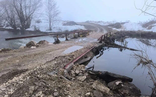 Вода ушла с дороги в деревне Серебрянь