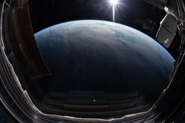 У «лунного» корабля проблемы: отменена часть программы возвращения