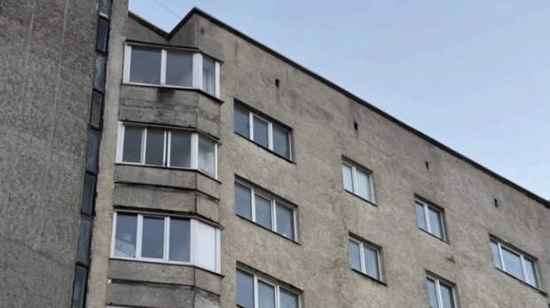 В Радужном подросток погиб, упав с крыши недостроенного здания