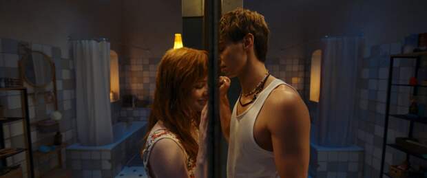 Краш в отражении: «Сводишь с ума» — фантастический ромком о любви, коммуналке и параллельных мирах Краш в отражении: «Сводишь с ума» — фантастический ромком о любви, коммуналке и параллельных мирах