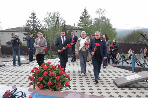 Под Судаком открыли памятный знак на месте братской могилы советских танкистов