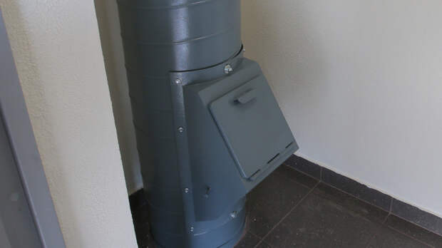 Избавление от вони: как жильцам законно отказаться от мусоропровода