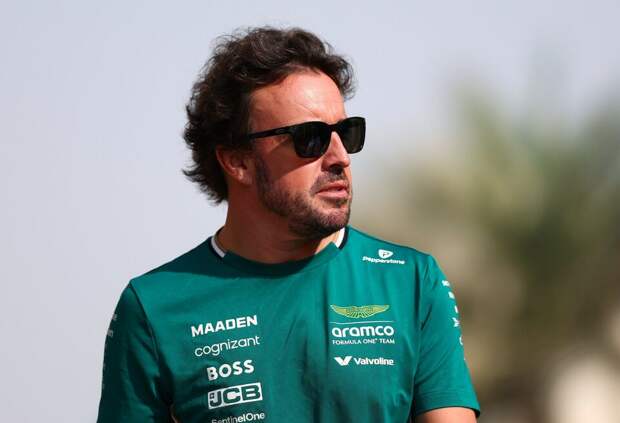 «Со злости швырнул перчатки». Алонсо в ярости из-за проблем Honda