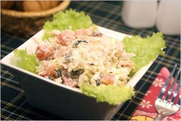 Салат с копчёной куриной грудкой. Кулинарный рецепт с фотографиями приготовления салата с копчёной куриной грудкой