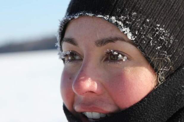 Румяные щечки для детей. Красные щёки от мороза фото. Румяный ребенок. Красные щеки от мороза. Румянец на морозе.