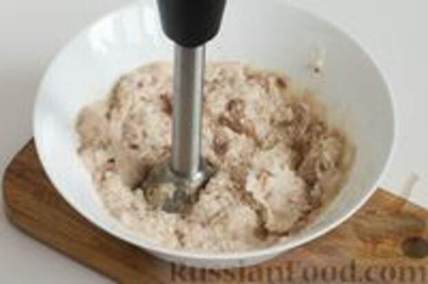 Фото приготовления рецепта: Котлеты из фасоли и риса с орехами - шаг №4