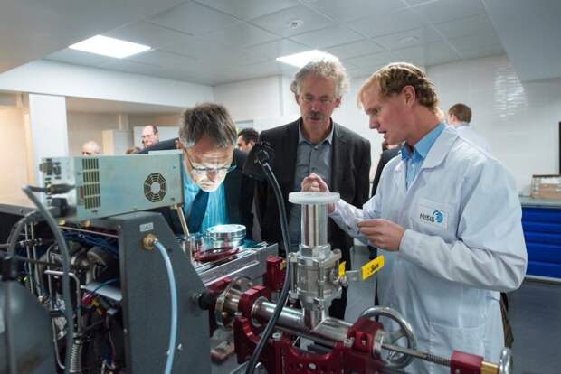 Александр Чурюмов (справа). Фото пресс-службы НИТУ МИСИС