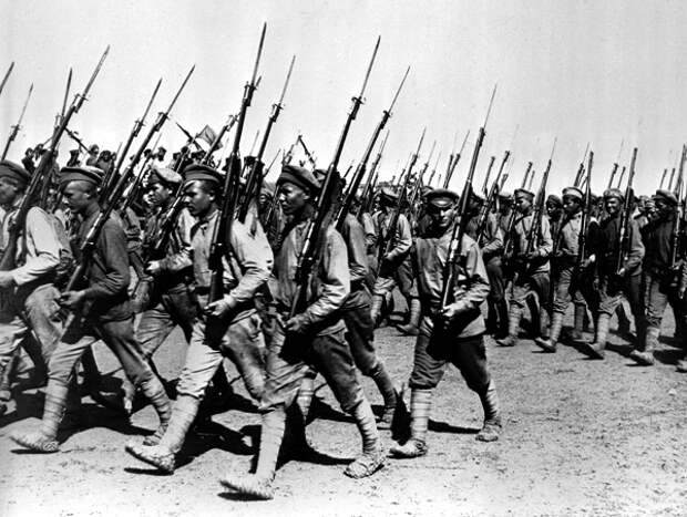 Парад Красной армии в Харькове, 1920 год. Фото: РИА Новости