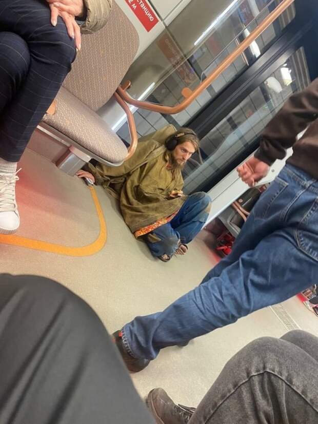 Модники и чудаки из метро