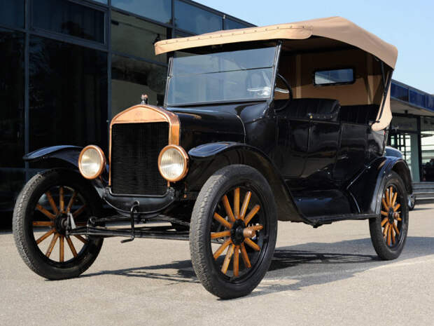 Ford Model T простоял на конвейере 19 лет - с 1908 по 1927 год.
