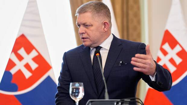 Фицо выразил готовность снова посетить Парад Победы в Москве