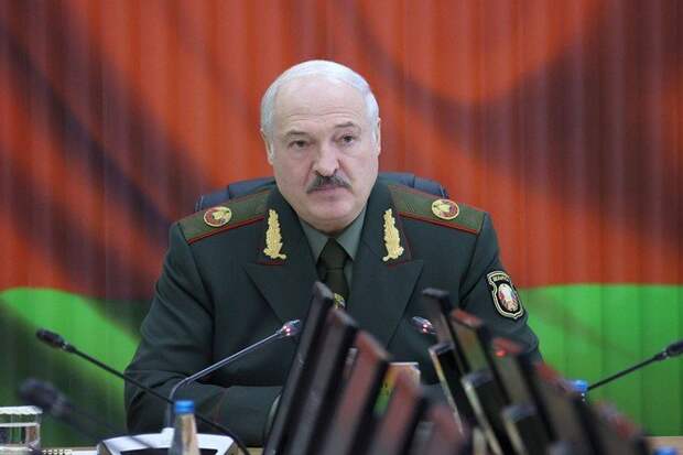 Лукашенко сообщил о планах посетить парад Победы в Москве