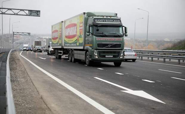 Дальнобойщики взывают к президенту: «Владимир Владимирович, остановите уже беспредел на дорогах!»