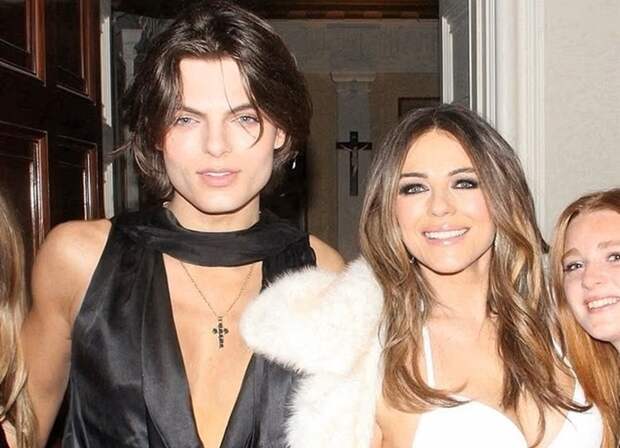 Элизабет Хёрли в 60 воспроизвела культовый образ девушки Бонда