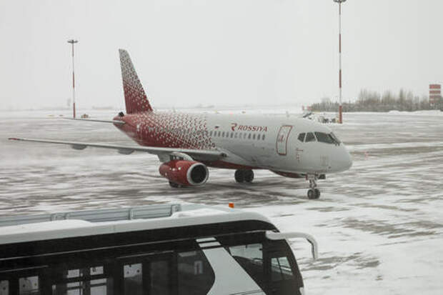 В аэропорту Сочи задерживаются несколько десятков рейсов из-за атаки беспилотников