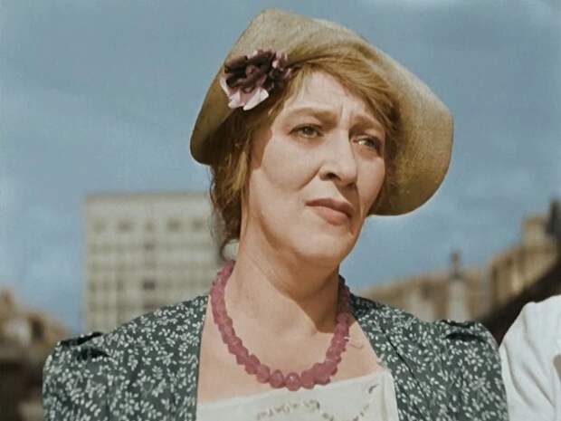 Как Раневская ответила режиссёру, который обозвал её некрасивой