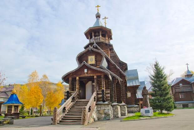 Храм Макария Алтайского