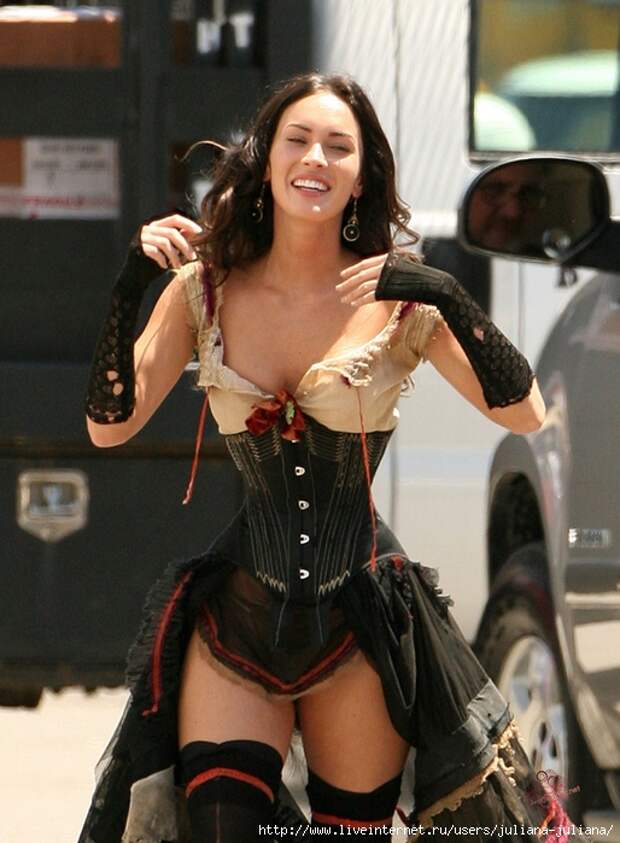 megan-fox-corset-05 (514x700, 284Kb)