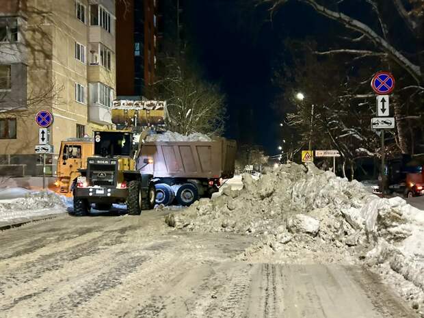 В Рязани ночью вывезли снег с 7 улиц