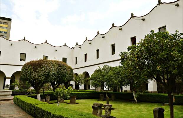 Историческая библиотека Лафрагуа в Мехико