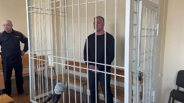 Физрука Сергея Евтушенко из НГУ арестовали за взятки и липовый зачет