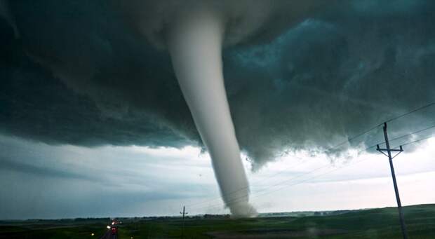 Почему торнадо живут пару минут, а ураганы могут бушевать недели