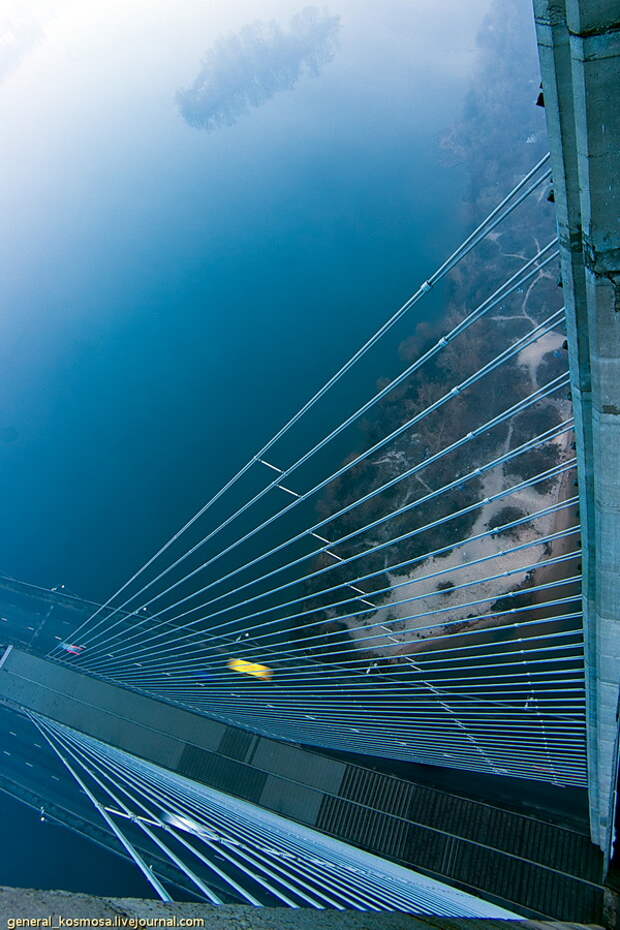 на высоте 136 метров bridge09 Туманный рассвет над Киевом на высоте 136 метров