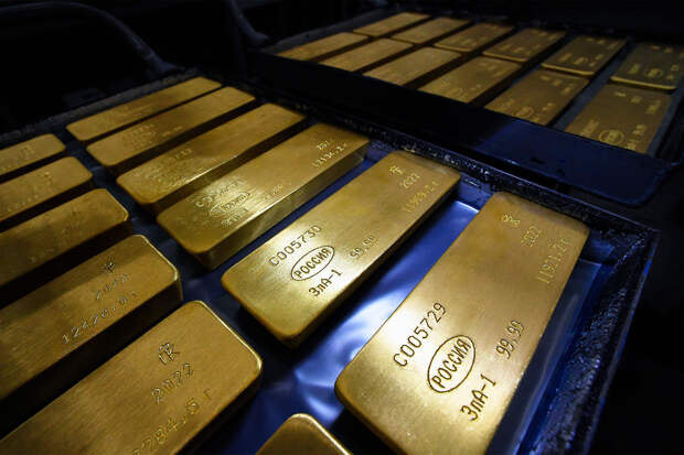 Стоимость золота упала ниже $2320 за унцию на ожиданиях жестких решений от ФРС